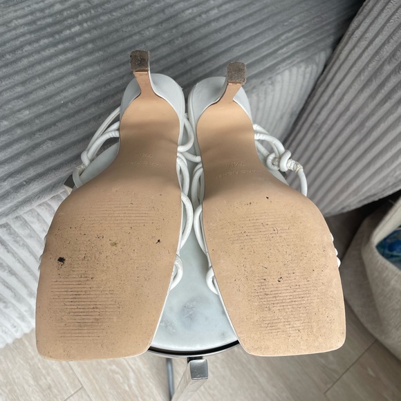 Marc Fisher Strappy Dareta Heel Sandals White Size 7.5 - Picture 9 of 9